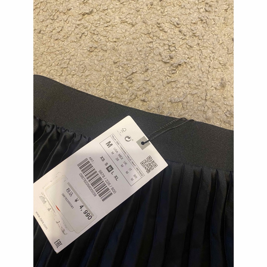 ZARA - 新品タグ付き ZARA アシンメトリー プリーツスカートの ZARA - 新品タグ付き ZARA アシンメトリー プリーツスカートの