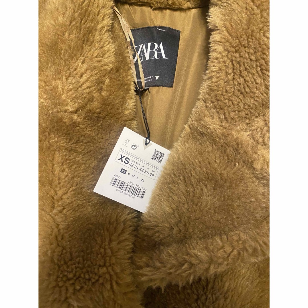 ZARA(ザラ)の新品タグ付き　ZARA  ザラ　テディベア　コート　ファーコート レディースのジャケット/アウター(毛皮/ファーコート)の商品写真