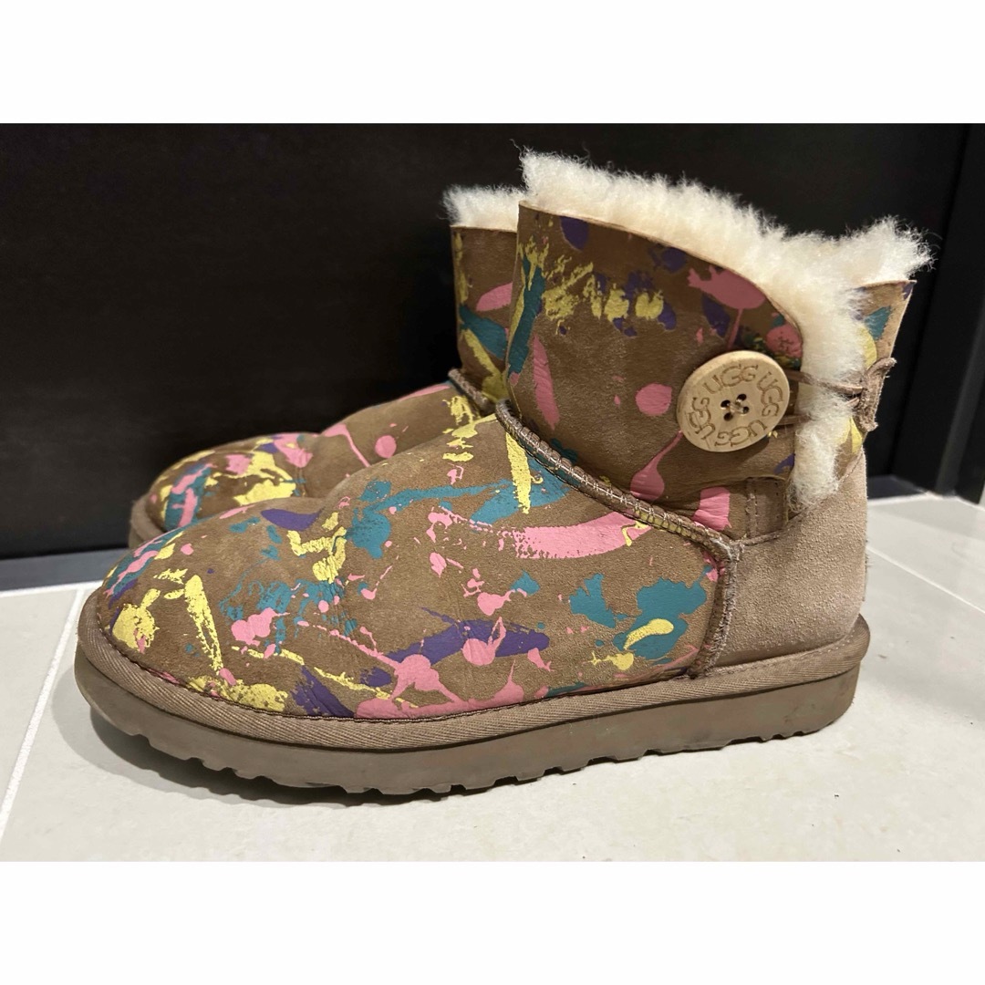 UGG(アグ)のUGG ペンキ柄 ムートンブーツ 25.0cm レディースの靴/シューズ(ブーツ)の商品写真