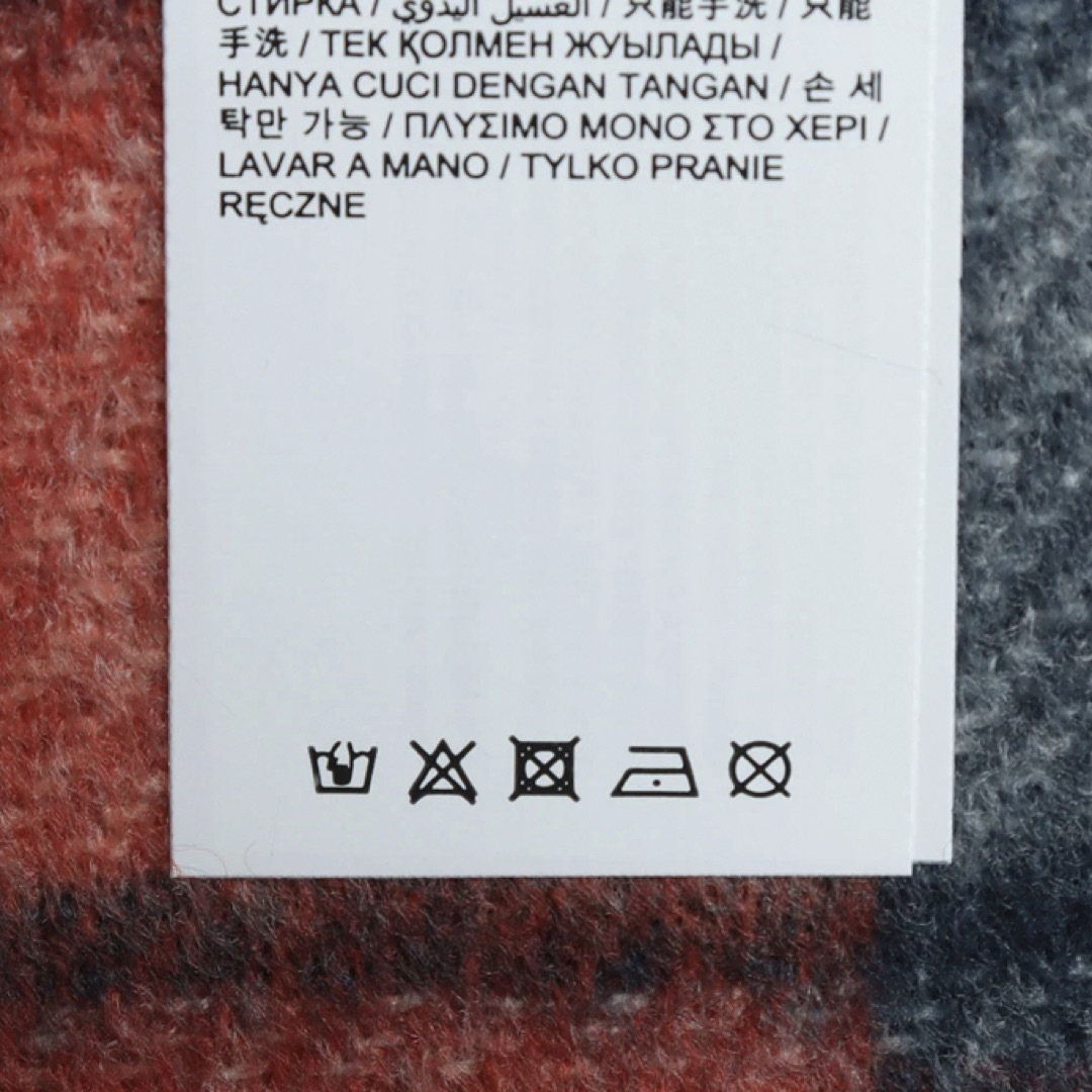 DESIGUAL(デシグアル)の新品✨タグ付き♪ 定価17,900円　デシグアル　華やかなポンチョ　大特価‼️ レディースのジャケット/アウター(ポンチョ)の商品写真