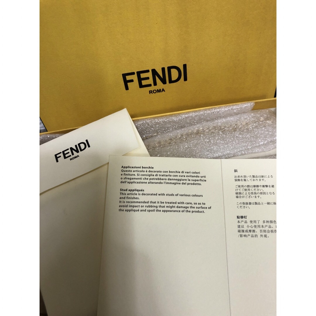 FENDI(フェンディ)のフェンディ激レアなショルダーバッグTUBE［NUVOLA］新品未使用 レディースのバッグ(ショルダーバッグ)の商品写真