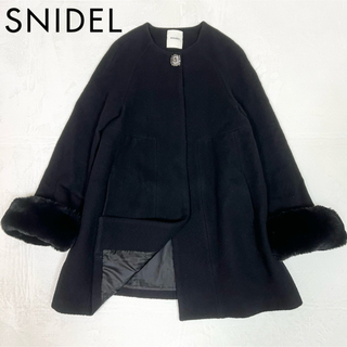 スナイデル(SNIDEL)のSNIDEL ビジューブローチノーカラーコート　Aラインコート　ブラック　S(ロングコート)