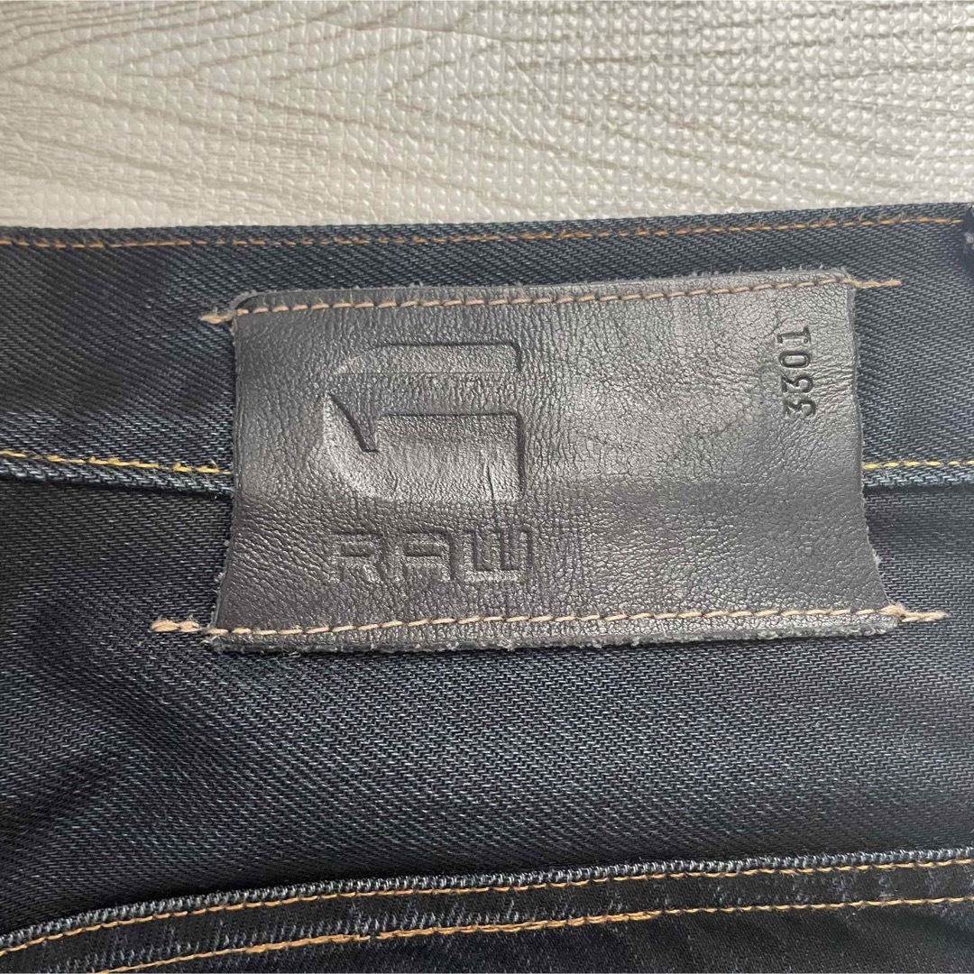 G-STAR RAW(ジースター)の【ジースターロゥ】3301 濃紺　メンズデニムパンツ　ジーパン　ジーンズヒゲ加工 メンズのパンツ(デニム/ジーンズ)の商品写真