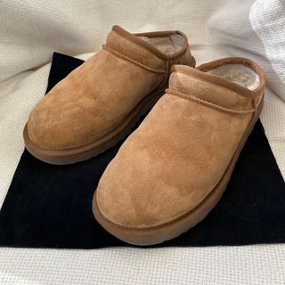 アグ(UGG)のUGG ムートンブーツ　スリッポン　アグ(スリッポン/モカシン)