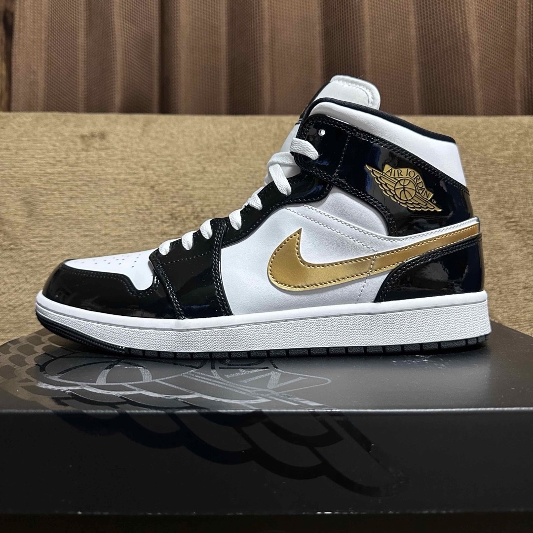 【希少！即完売品】AIR JORDAN 1 MIDメタリックゴールド30cm