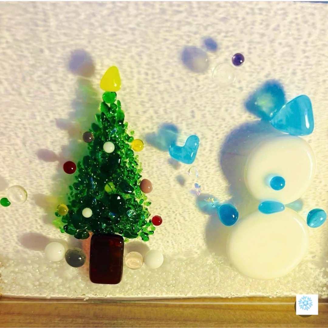 ガラスのスノーマンとクリスマスツリー インテリア/住まい/日用品のインテリア小物(置物)の商品写真