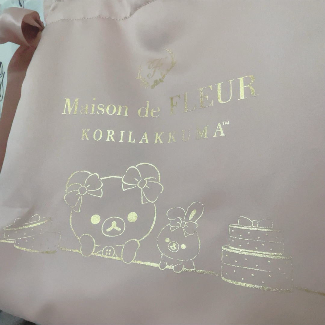 Maison de FLEUR(メゾンドフルール)のMaison de FLEUR コリラックマ フリルトート レディースのバッグ(トートバッグ)の商品写真