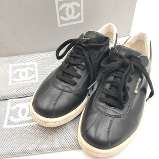 シャネル(CHANEL)の箱付き CHANEL レザースニーカー ココマーク 23cm シューズケースつき(スニーカー)