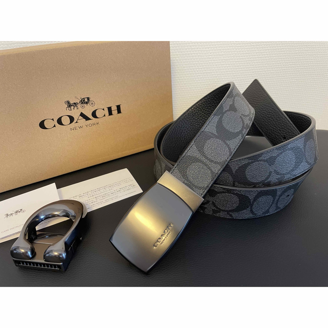 COACH(コーチ)の限定価格COACH3点セットシグネチャーフリーサイズリバーシブルベルト専用箱付き メンズのファッション小物(ベルト)の商品写真