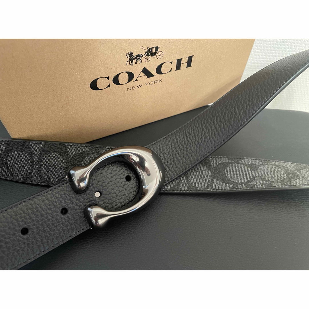 COACH(コーチ)の限定価格COACH3点セットシグネチャーフリーサイズリバーシブルベルト専用箱付き メンズのファッション小物(ベルト)の商品写真