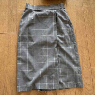 ユニクロ(UNIQLO)のユニクロ　ラップスカート　チェック(ひざ丈スカート)