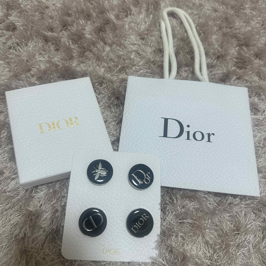 Dior(ディオール)のDior ノベルティ ピンバッジ レディースのファッション小物(その他)の商品写真