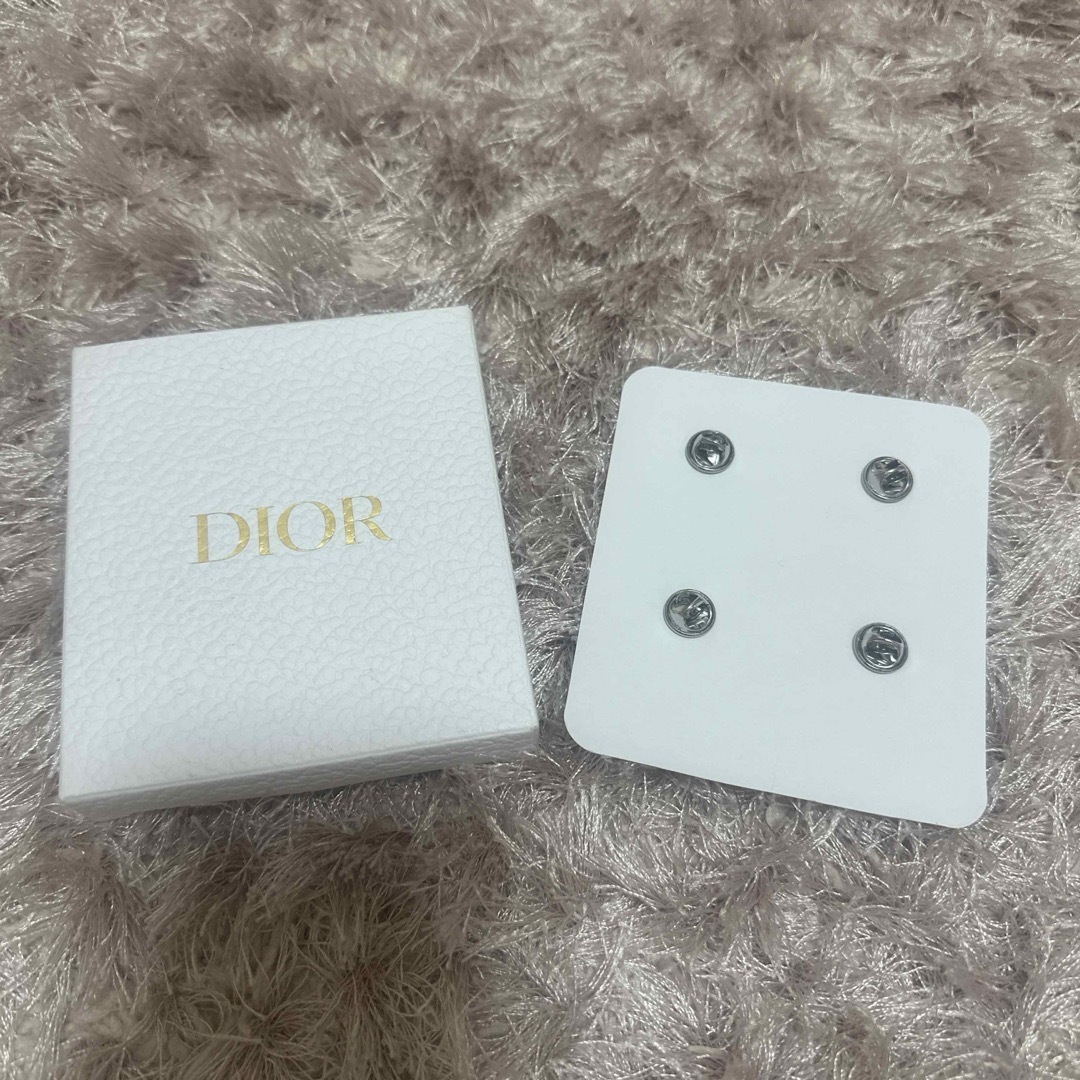 Dior(ディオール)のDior ノベルティ ピンバッジ レディースのファッション小物(その他)の商品写真