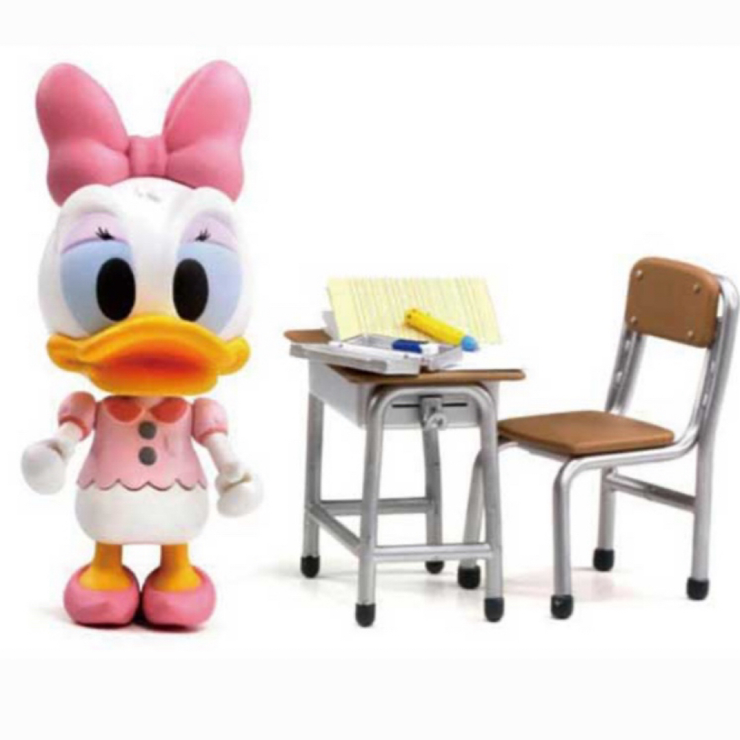 Disney(ディズニー)の【新品未開封】ディズニーフィギュア　クラスルーム 塗装済み完成品　2体セット エンタメ/ホビーのフィギュア(アニメ/ゲーム)の商品写真