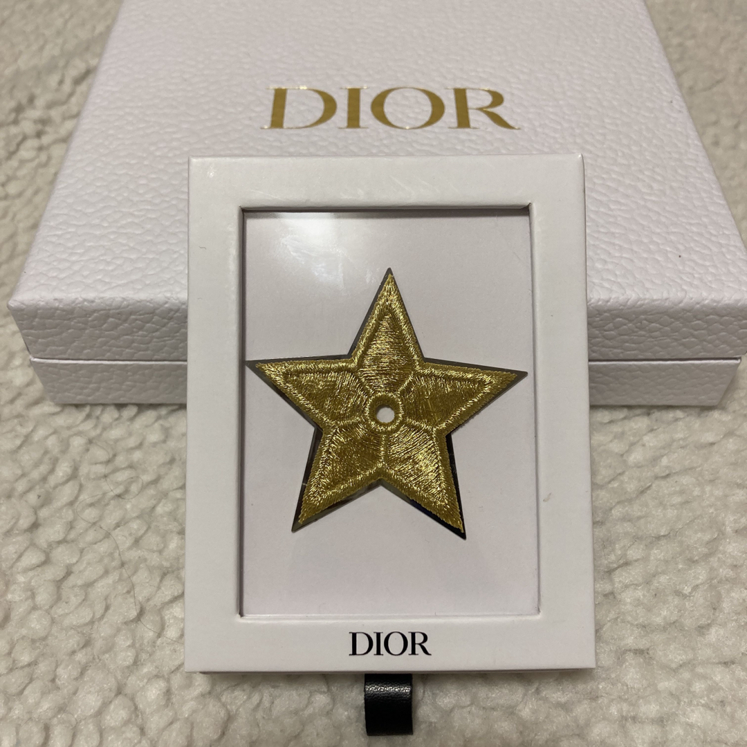 Dior 星 ブローチ ノベルティ - ブローチ