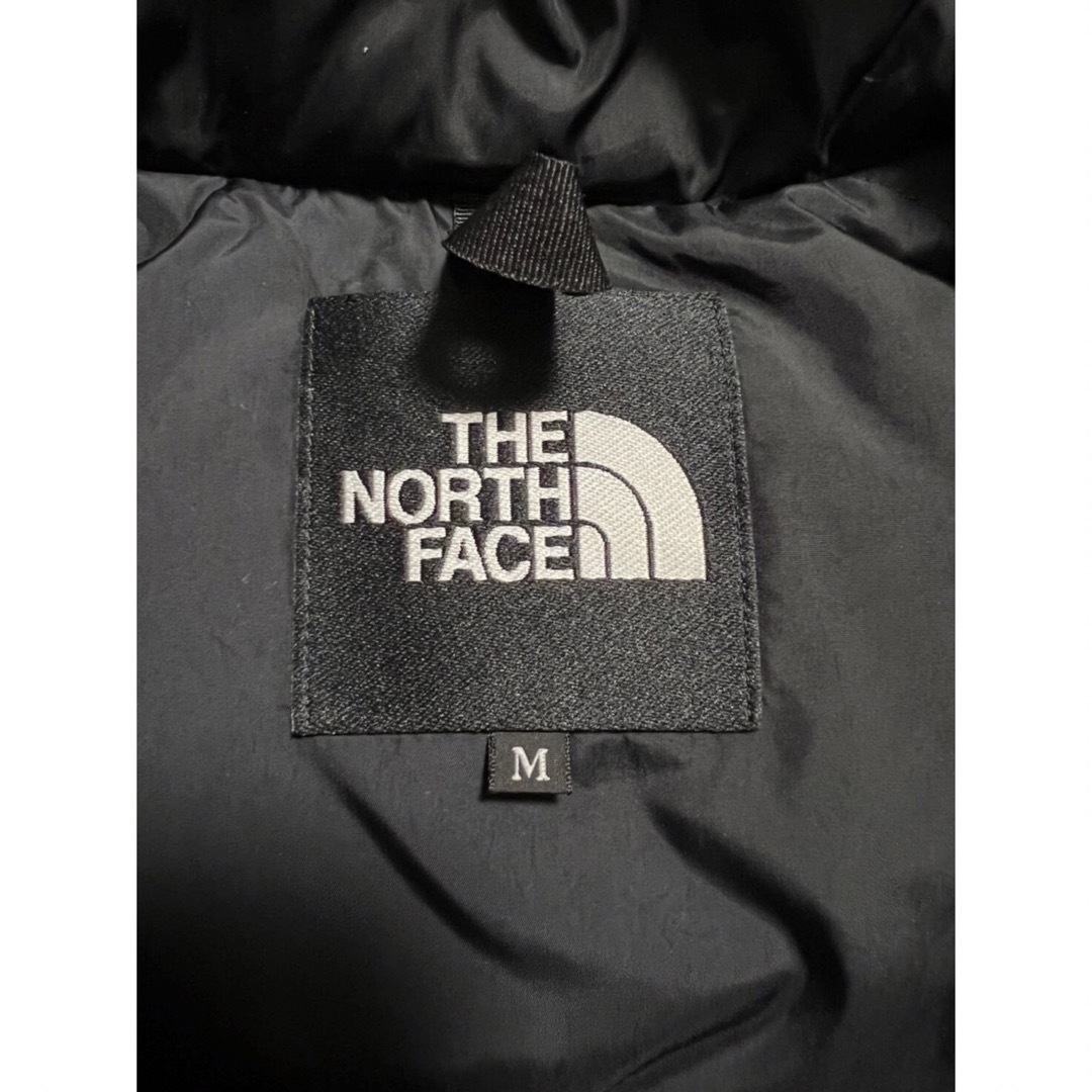 THE NORTH FACE(ザノースフェイス)の【美品】THE NORTH FACE ノースフェイス ヌプシ ダウン 灰×黒 M メンズのジャケット/アウター(ダウンジャケット)の商品写真