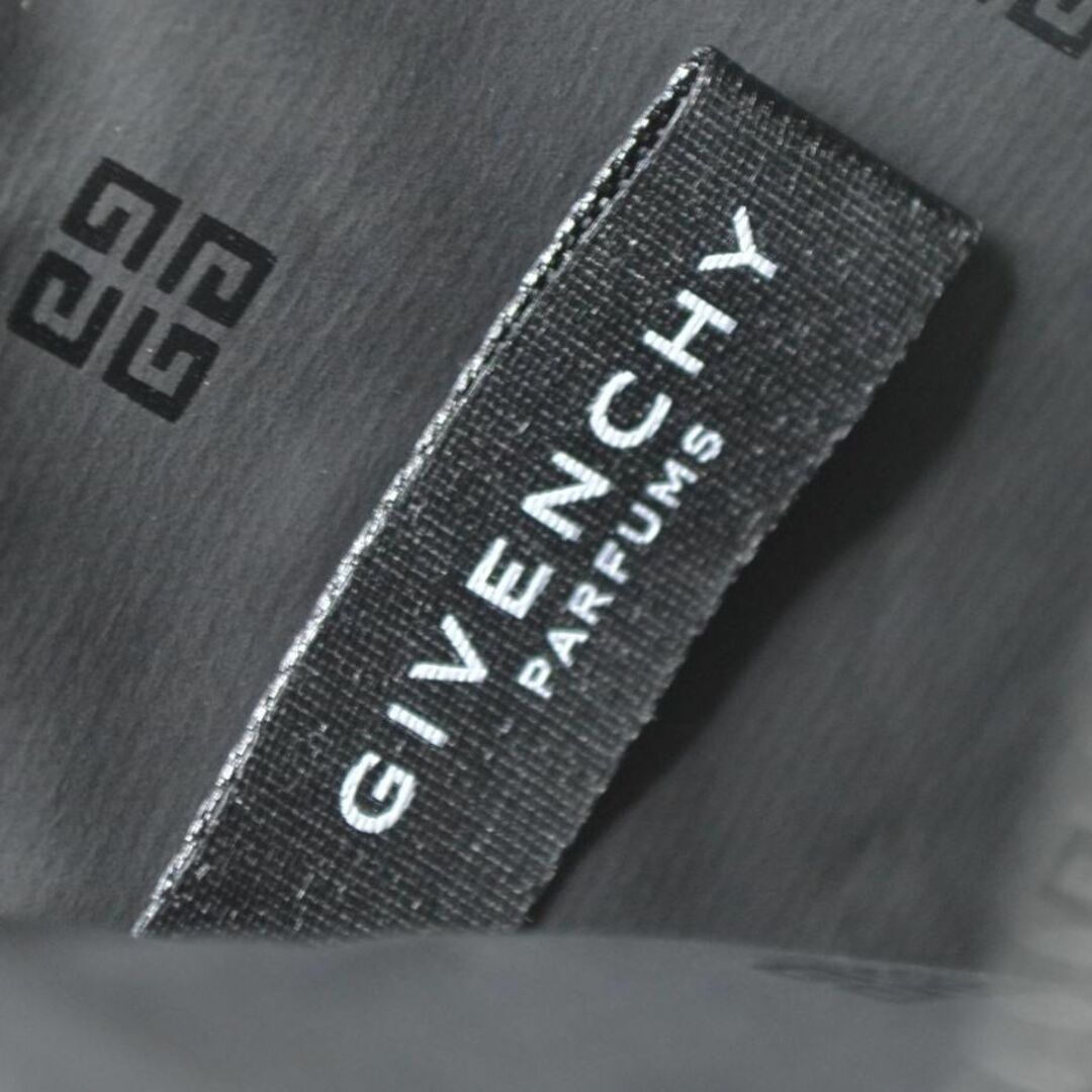 GIVENCHY(ジバンシィ)のLgivprbk 新品未使用本物　GIVENCHY　ジバンシー　ノベルティポーチ レディースのファッション小物(ポーチ)の商品写真