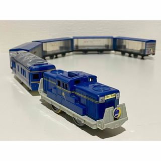 タカラトミー(Takara Tomy)のプラレール  いっぱいつなごうトミカ搭載貨車セット　カートレイン北海道　フル編成(鉄道模型)