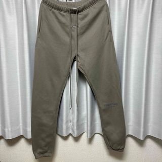 フィアオブゴッド(FEAR OF GOD)のessentials スウェットパンツ　セメント　M(その他)