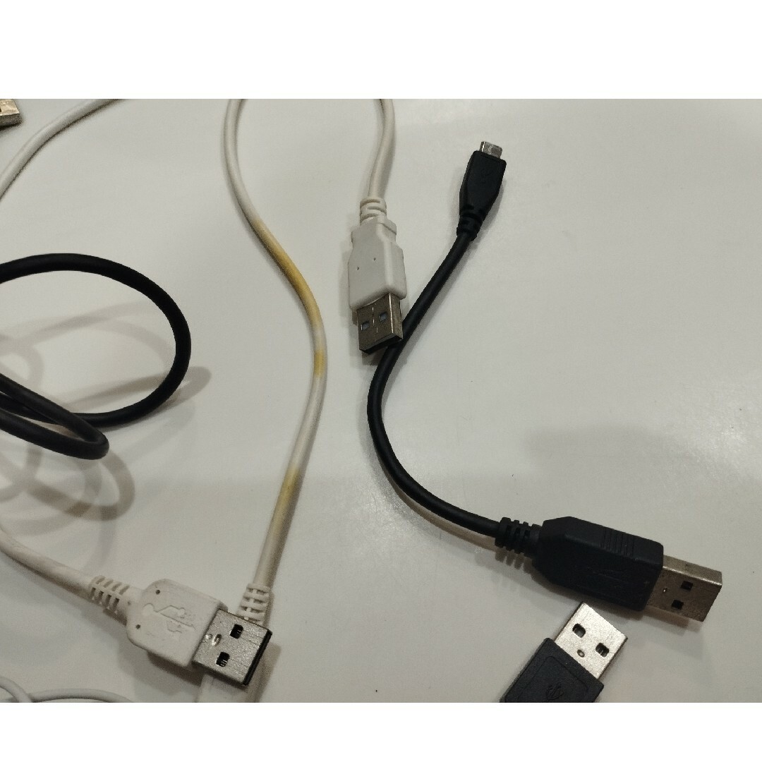 18Micro USB Type-B2.0　５本　FOMA充電ケーブル　イヤホン スマホ/家電/カメラのスマートフォン/携帯電話(バッテリー/充電器)の商品写真