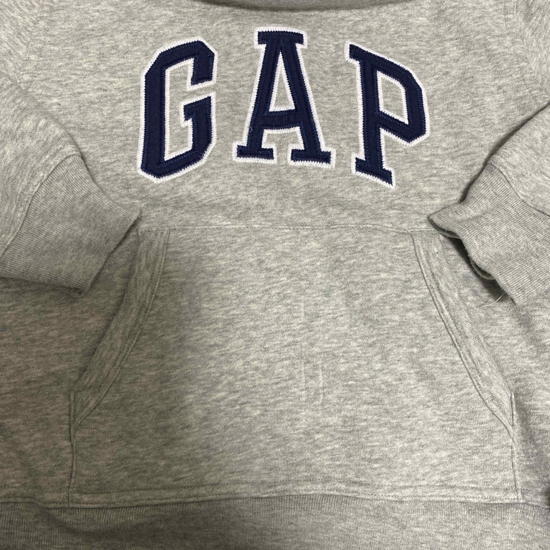 GAP Kids(ギャップキッズ)のGAP 子どもフード付きトレーナー　120cm キッズ/ベビー/マタニティのキッズ服男の子用(90cm~)(ジャケット/上着)の商品写真