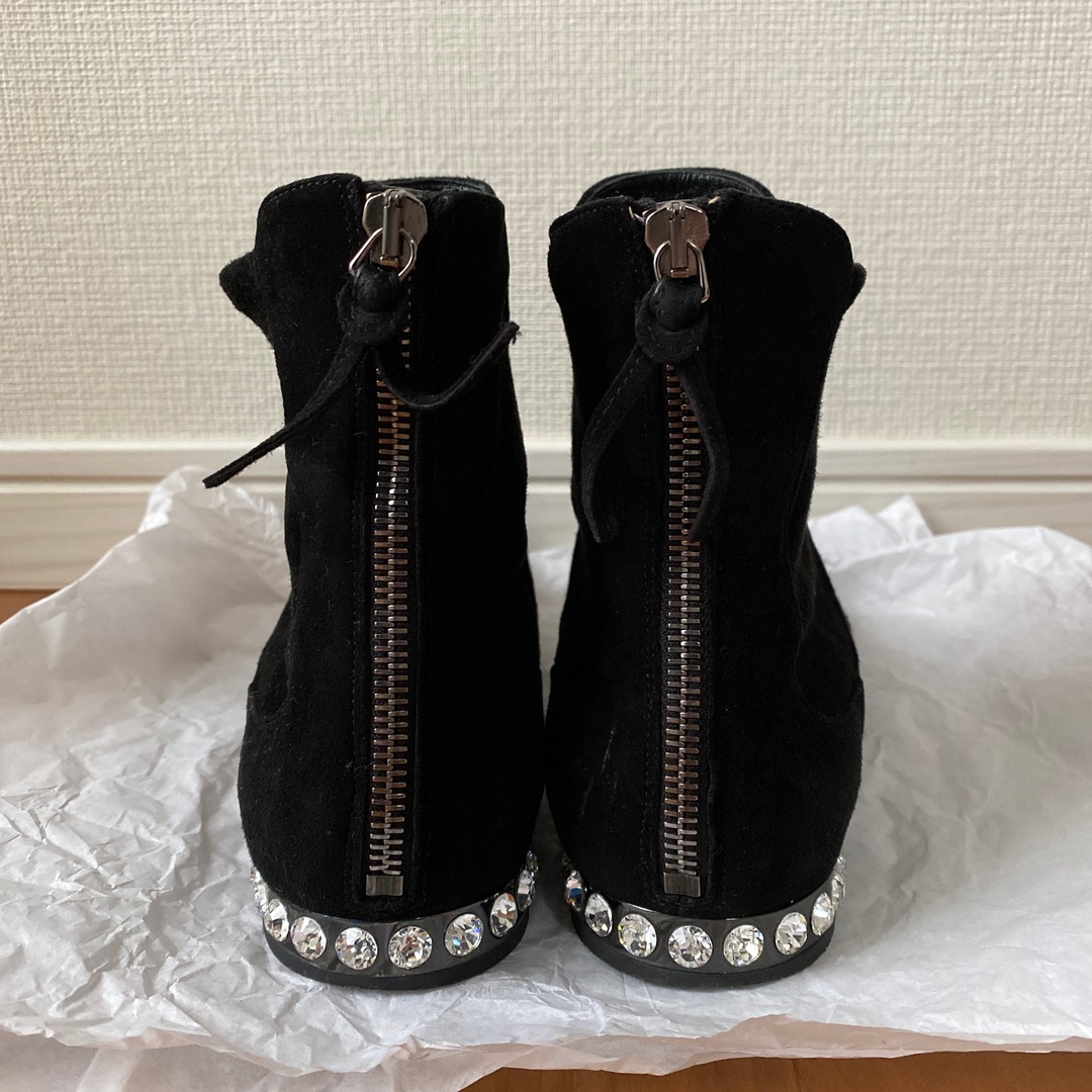 miumiu(ミュウミュウ)のミュウミュウ  ビジューヒールショートブーツ レディースの靴/シューズ(ブーティ)の商品写真