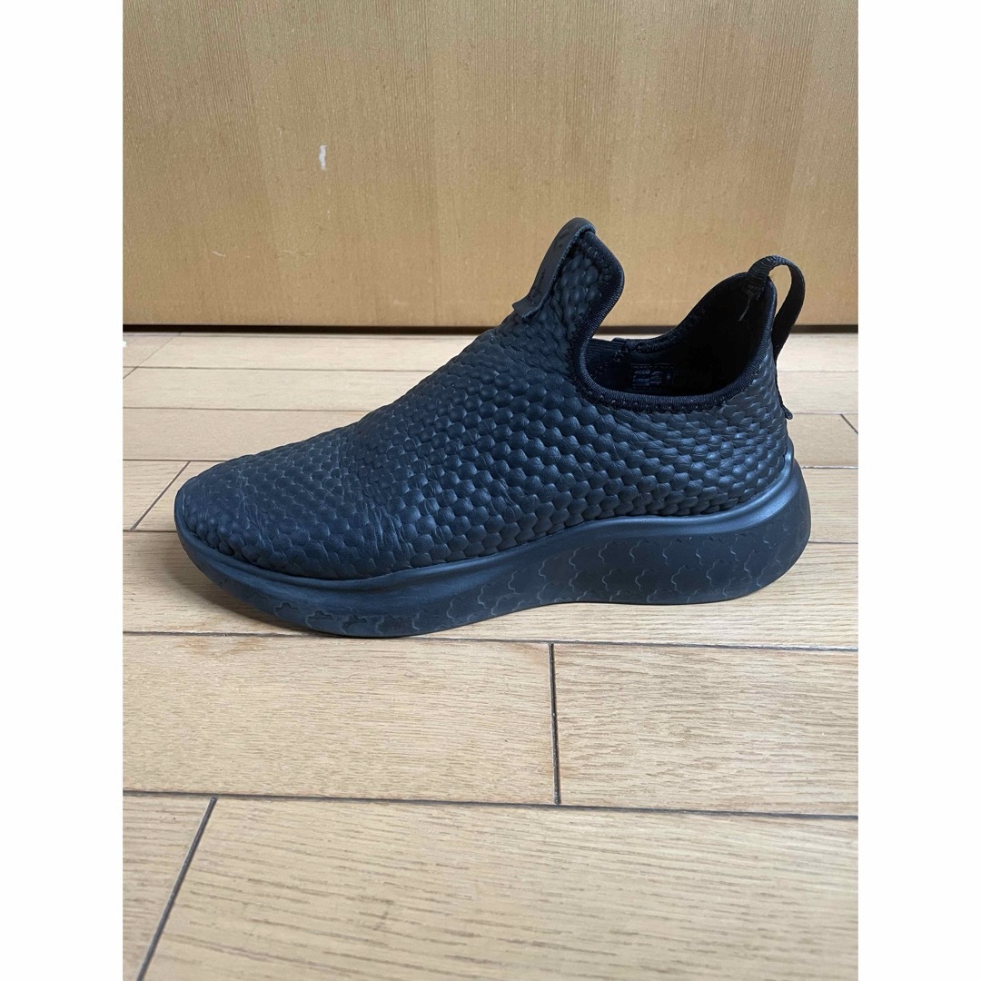 ECCO(エコー)の美品エコーecco 黒スニーカー24.5 ハイカット　スリッポン　THERAP レディースの靴/シューズ(スニーカー)の商品写真