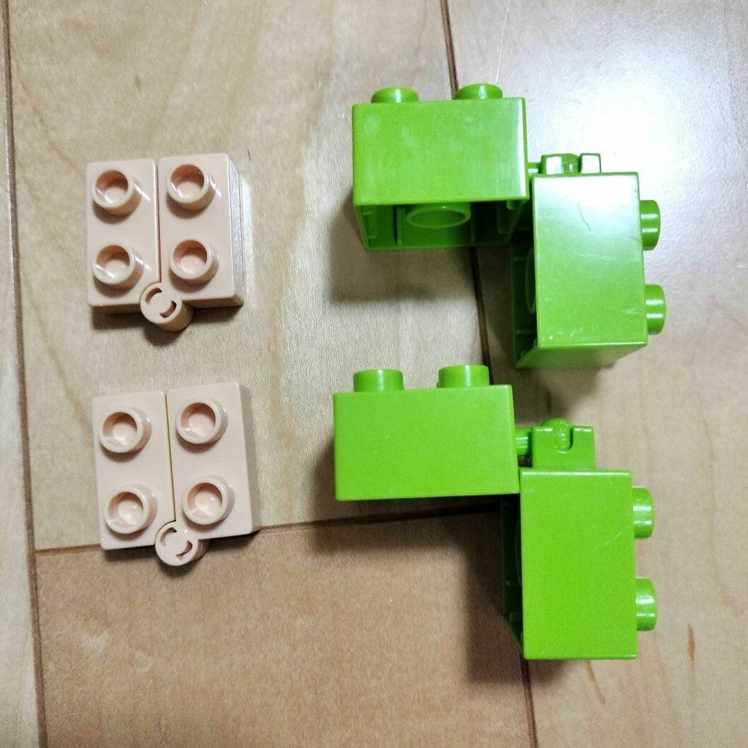 デュプロ　互換　特殊コネクタ4個セット　接続ブロック　可動ブロック エンタメ/ホビーのおもちゃ/ぬいぐるみ(模型/プラモデル)の商品写真