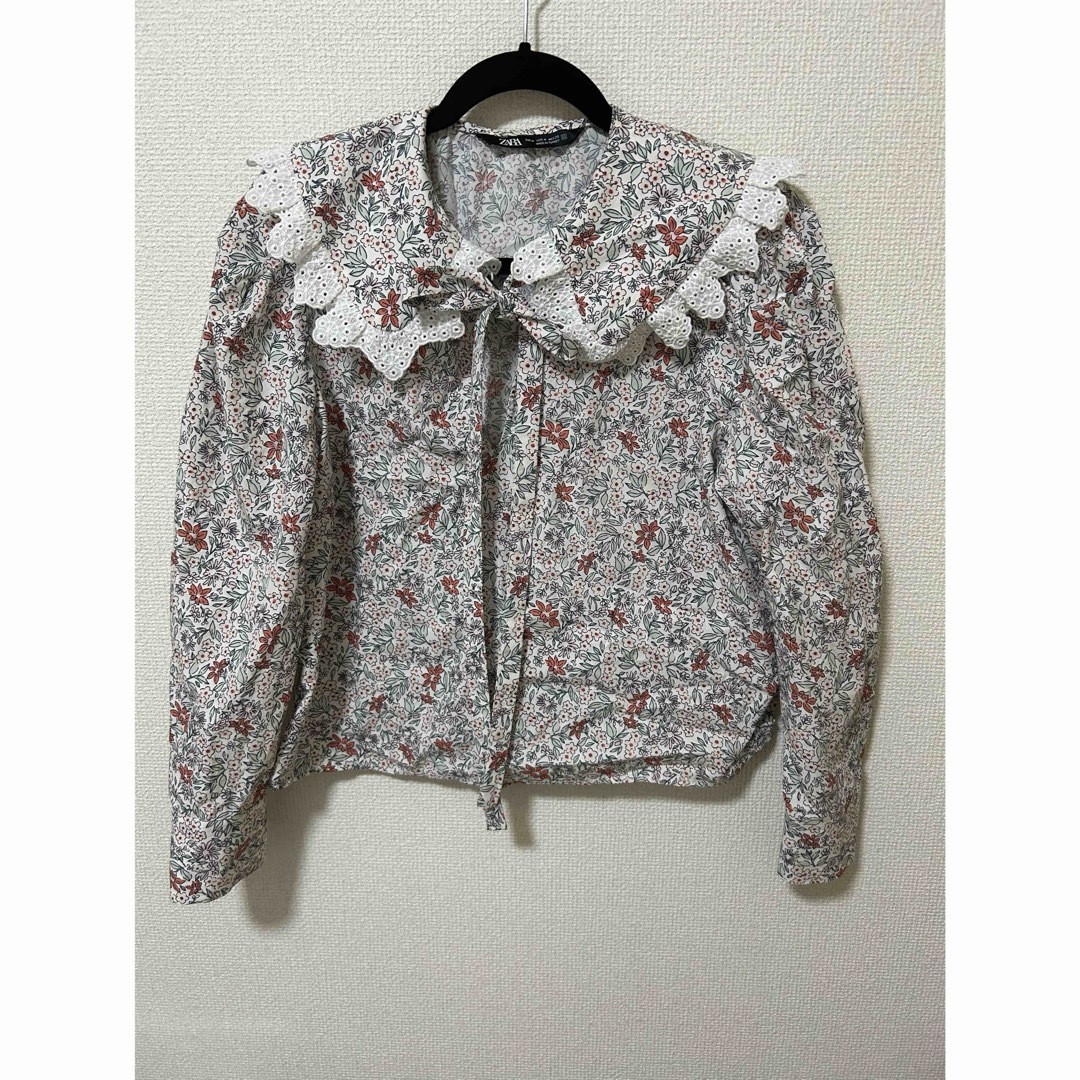 ZARA(ザラ)のZARA ビックカラー　ブラウス　 レディースのトップス(シャツ/ブラウス(長袖/七分))の商品写真