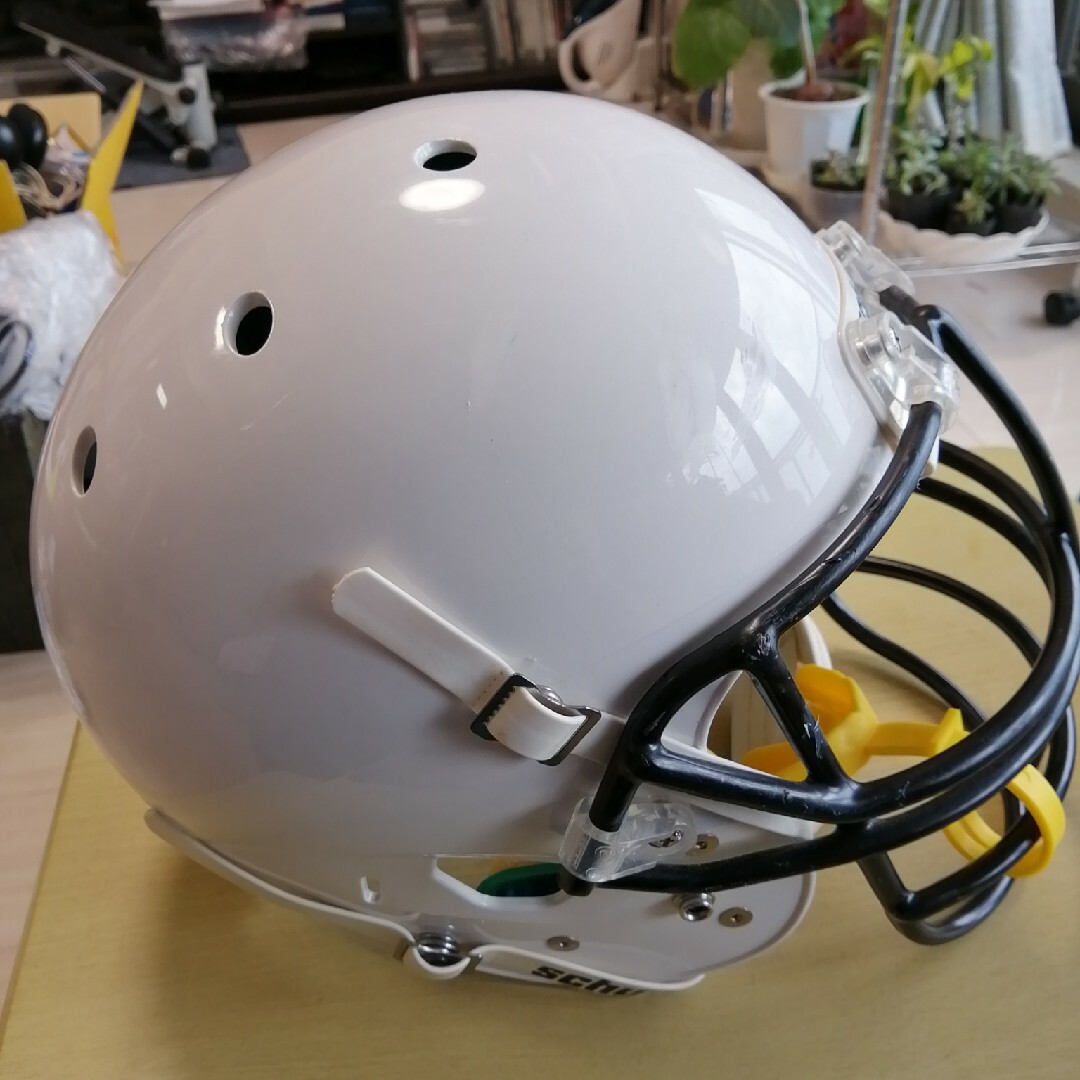 アメフトヘルメット 初々しい アメフトヘルメット 初々しい
