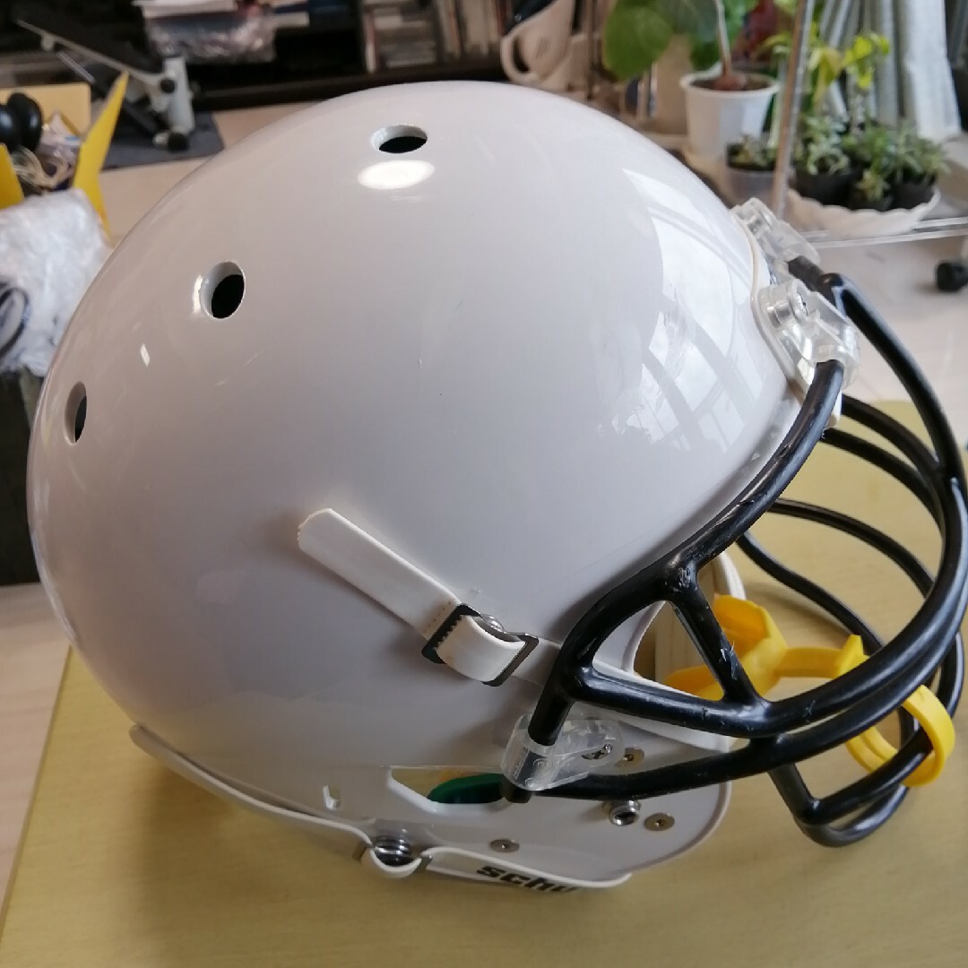 品!アメフトヘルメットschuttベンジェンス50000円相当→28000円 正規品