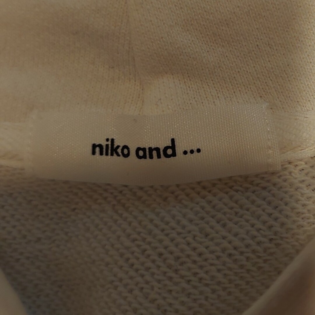 niko and...(ニコアンド)のniko and…　スリットパーカー レディースのトップス(パーカー)の商品写真