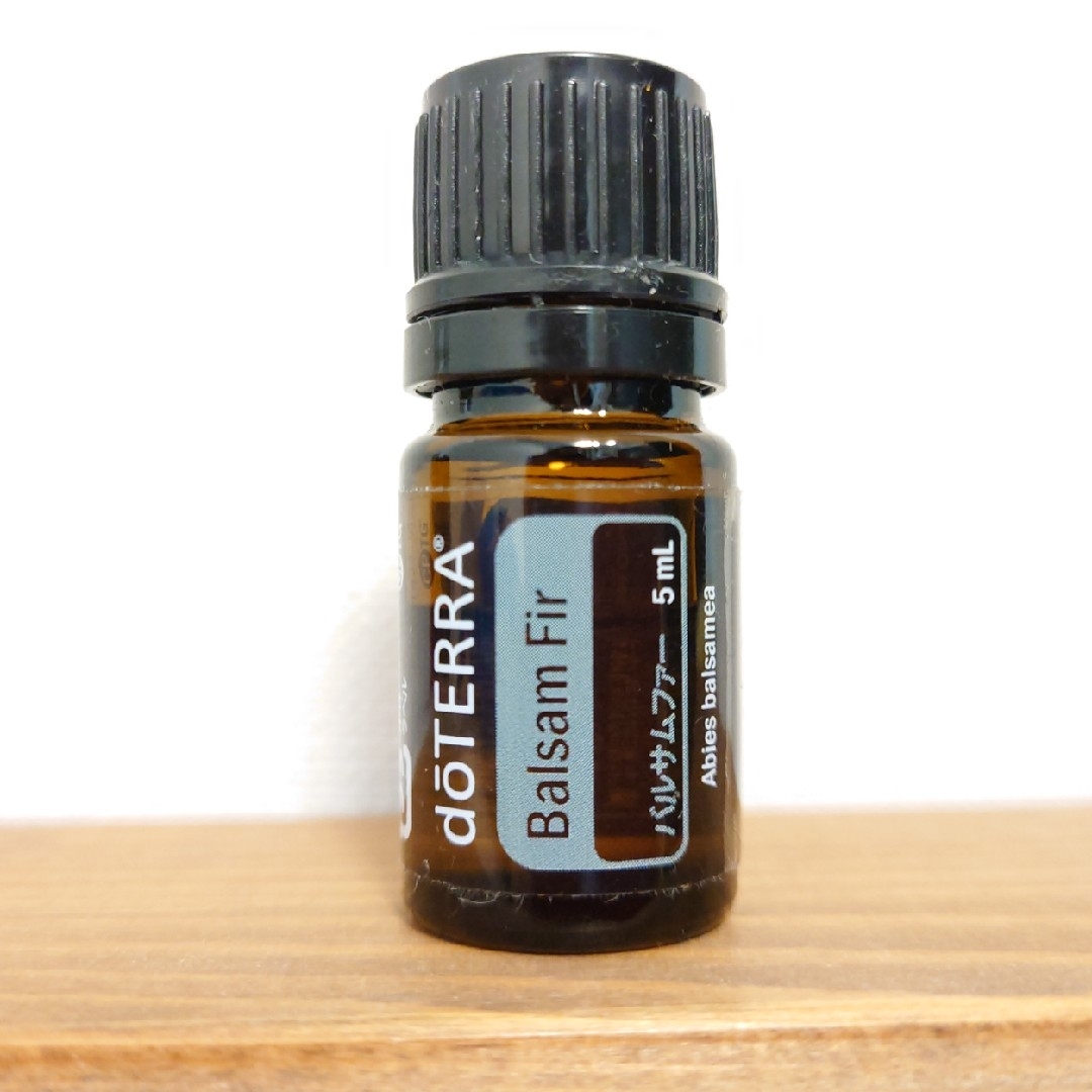 doTERRA(ドテラ)のドテラ☆バルサムファー5ml☆新品・正規品 コスメ/美容のリラクゼーション(エッセンシャルオイル（精油）)の商品写真