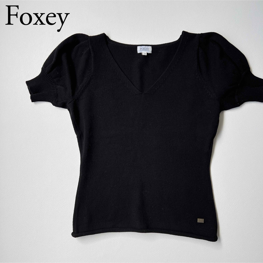 美品 Foxey フォクシー ニット トップス ロゴプレート Vネック約39cm