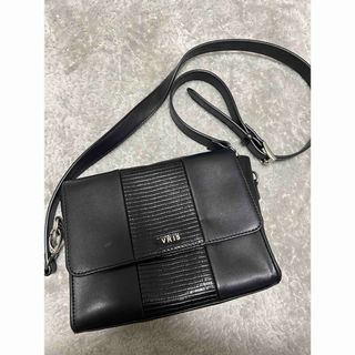 エヴリス(EVRIS)のEVRIS ブロッキングスクエアショルダーBAG（ブラック）(ショルダーバッグ)