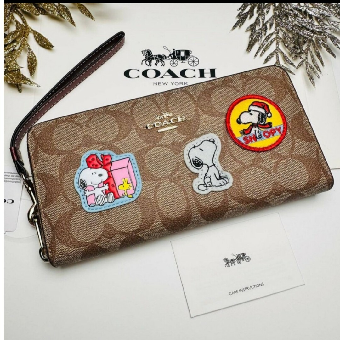 財布新品　COACH　長財布　ラウンドファスナー　シグネチャー　ディズニー