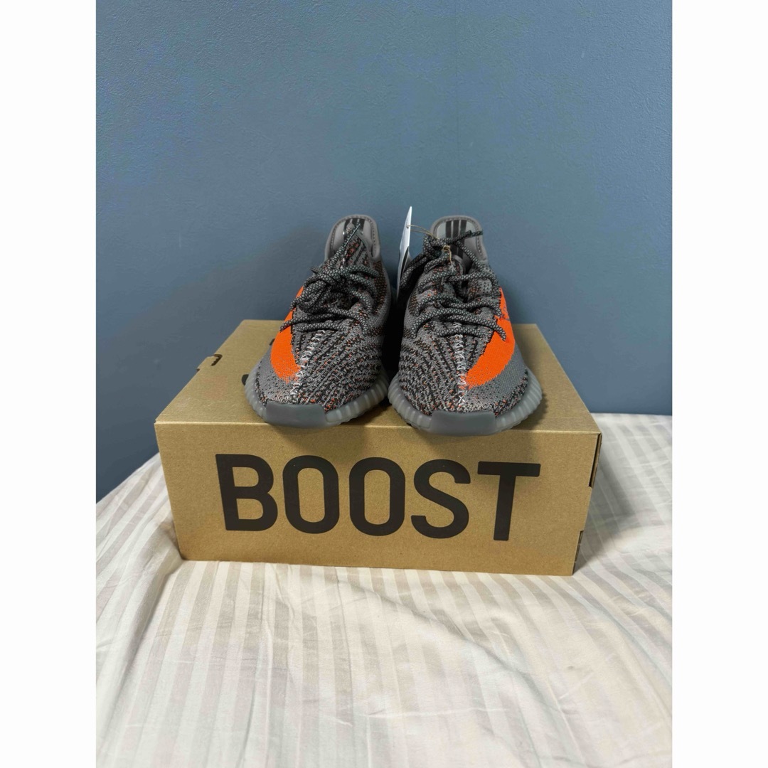 新品未使用　Yeezy boost 350 v2 ベルーガ リフレクティブのサムネイル