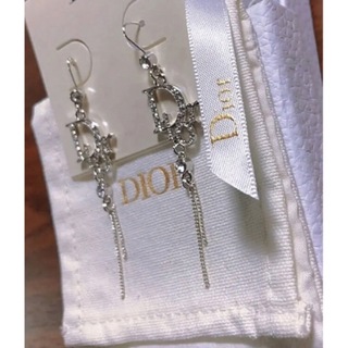 クリスチャンディオール(Christian Dior)のDior 揺れるピアス 可愛いSilver ストーン Diorロゴ  チェーン(ピアス)