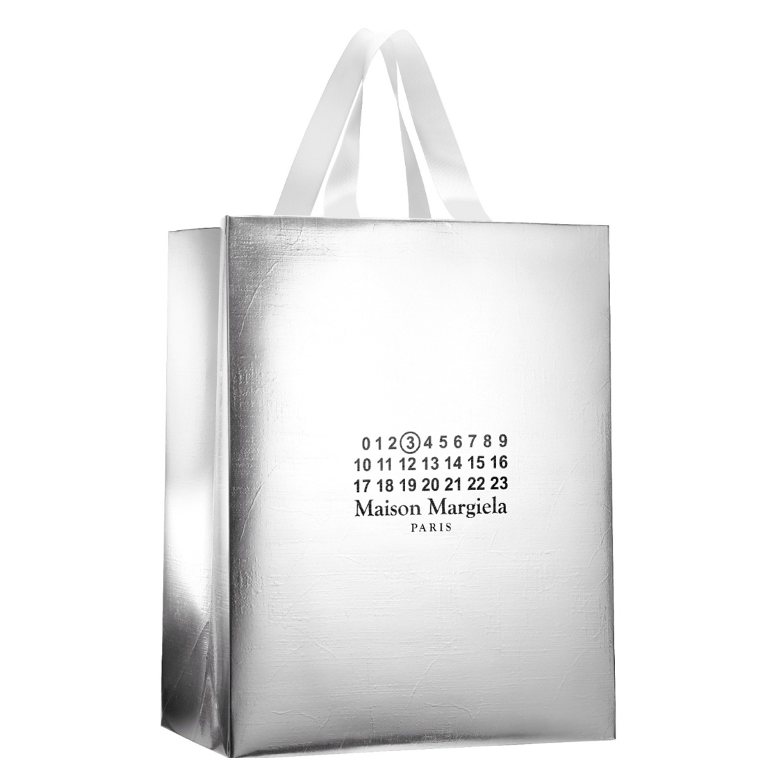 Maison Martin Margiela(マルタンマルジェラ)のレプリカ フレグランス ショッピングバッグ S（SILVER） レディースのバッグ(トートバッグ)の商品写真