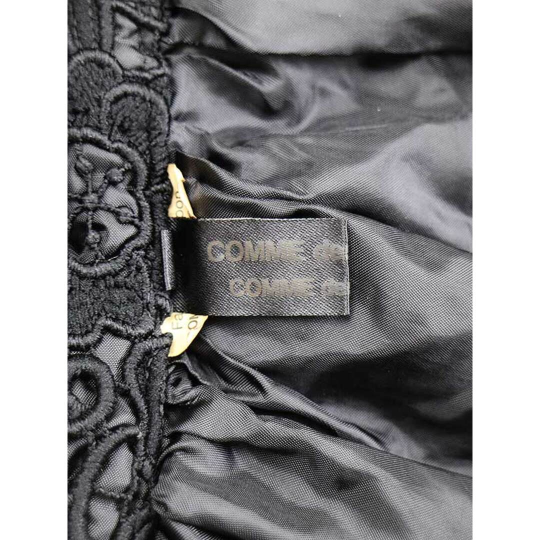 COMME des GARCONS(コムデギャルソン)のCOMME des GARCONS COMME des GARCONS コムデギャルソンコムデギャルソン 23SS フラワーレースワンショルダータスキスカート ブラック M RK-A004 レディースのスカート(その他)の商品写真