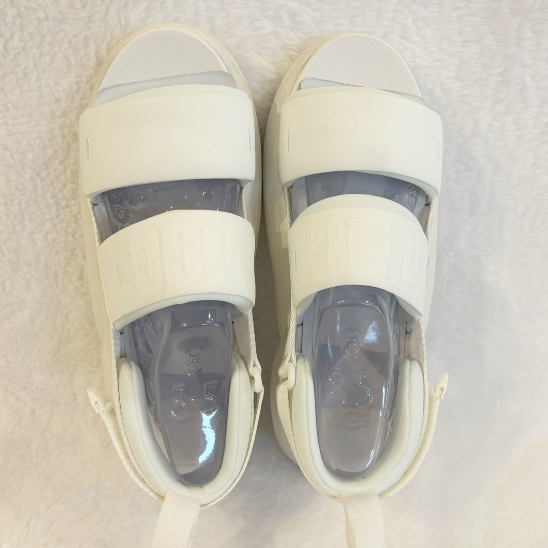 UGG(アグ)の【新品・未使用・正規品】《UGG》LAクラウドスポーツサンダル 25cm 白 レディースの靴/シューズ(サンダル)の商品写真