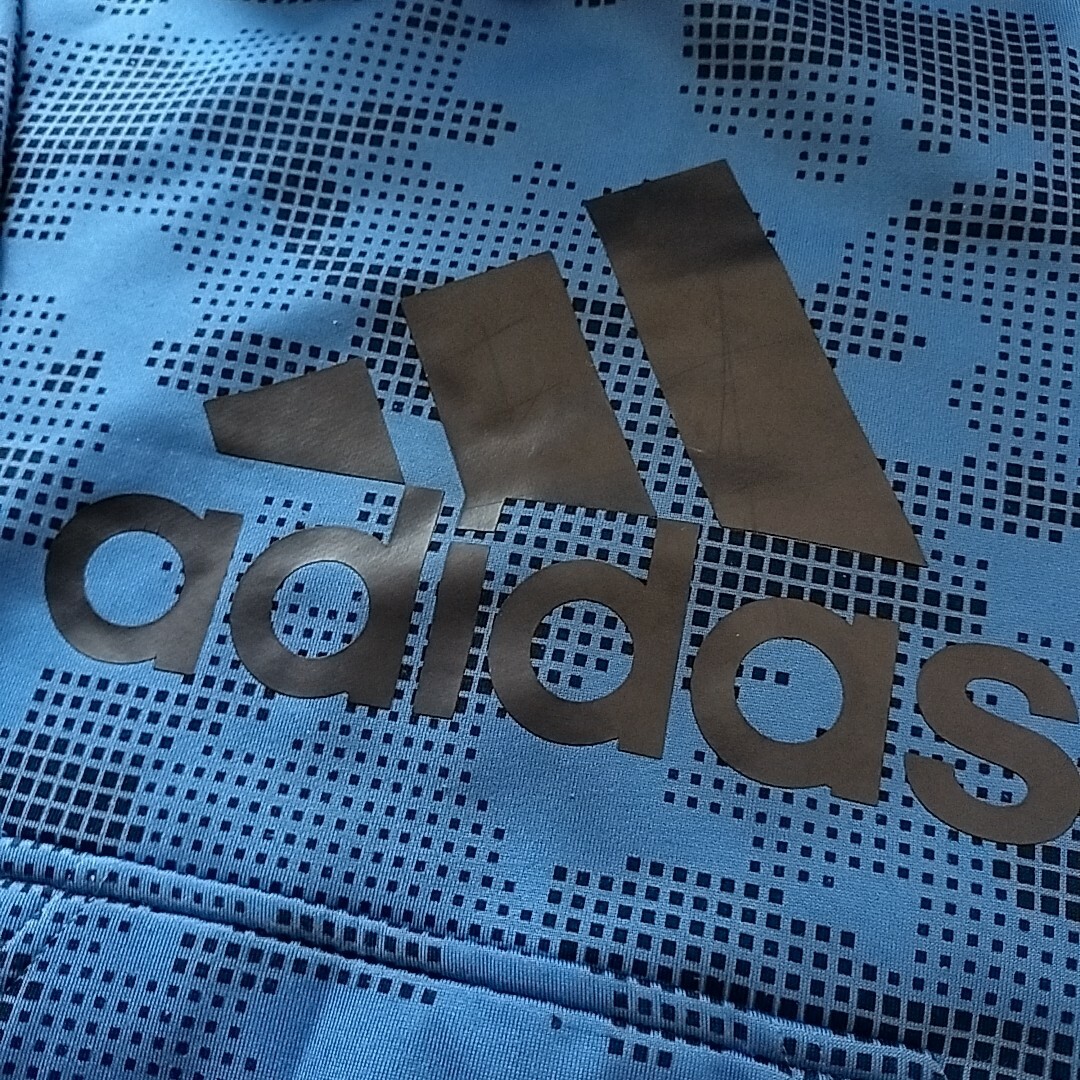 adidas(アディダス)のadidas パーカー 140 キッズ/ベビー/マタニティのキッズ服男の子用(90cm~)(Tシャツ/カットソー)の商品写真