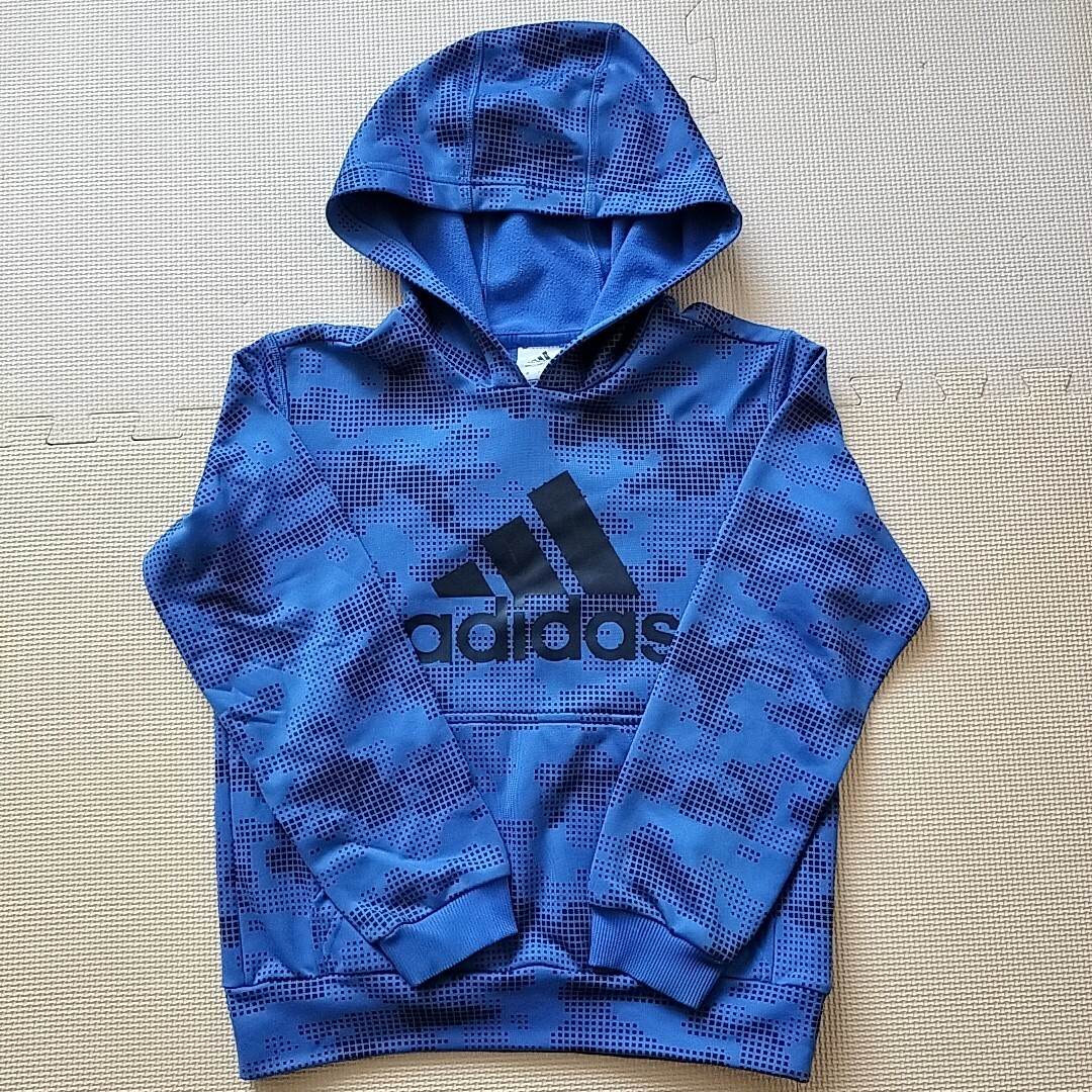 adidas(アディダス)のadidas パーカー 140 キッズ/ベビー/マタニティのキッズ服男の子用(90cm~)(Tシャツ/カットソー)の商品写真