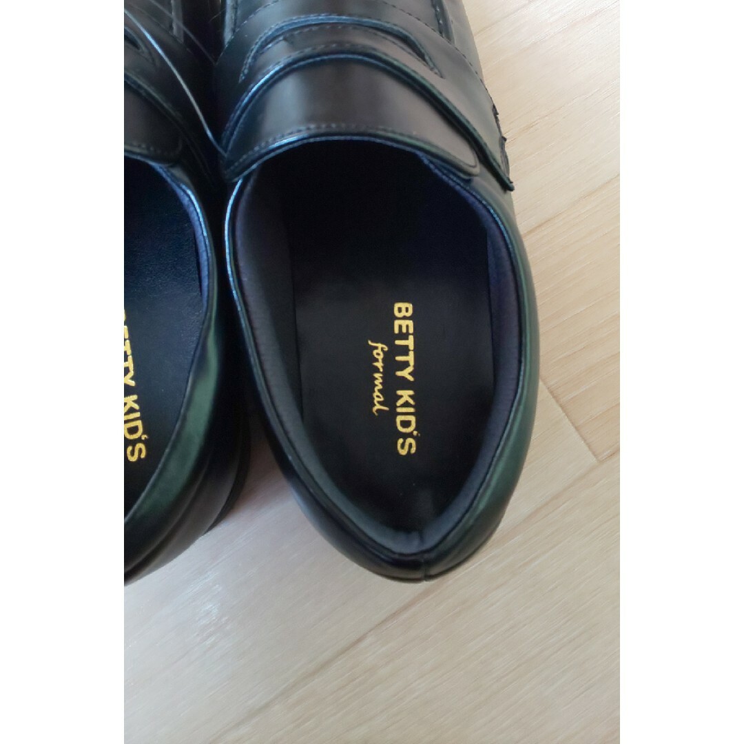 ローファー 黒 ２３cm キッズ/ベビー/マタニティのキッズ靴/シューズ(15cm~)(ローファー)の商品写真