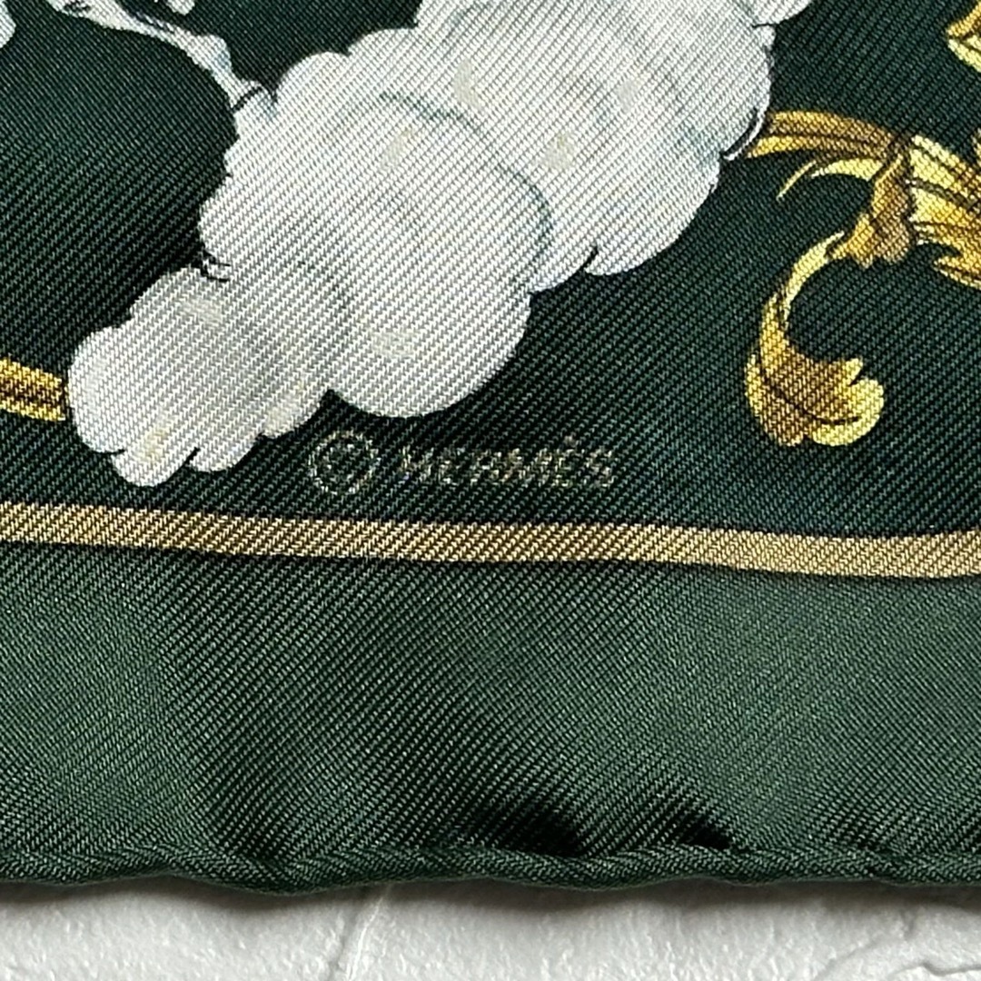 Hermes(エルメス)の★2426 HERMES スカーフ カレ90 Cosmos 宇宙観 42×42 レディースのファッション小物(バンダナ/スカーフ)の商品写真