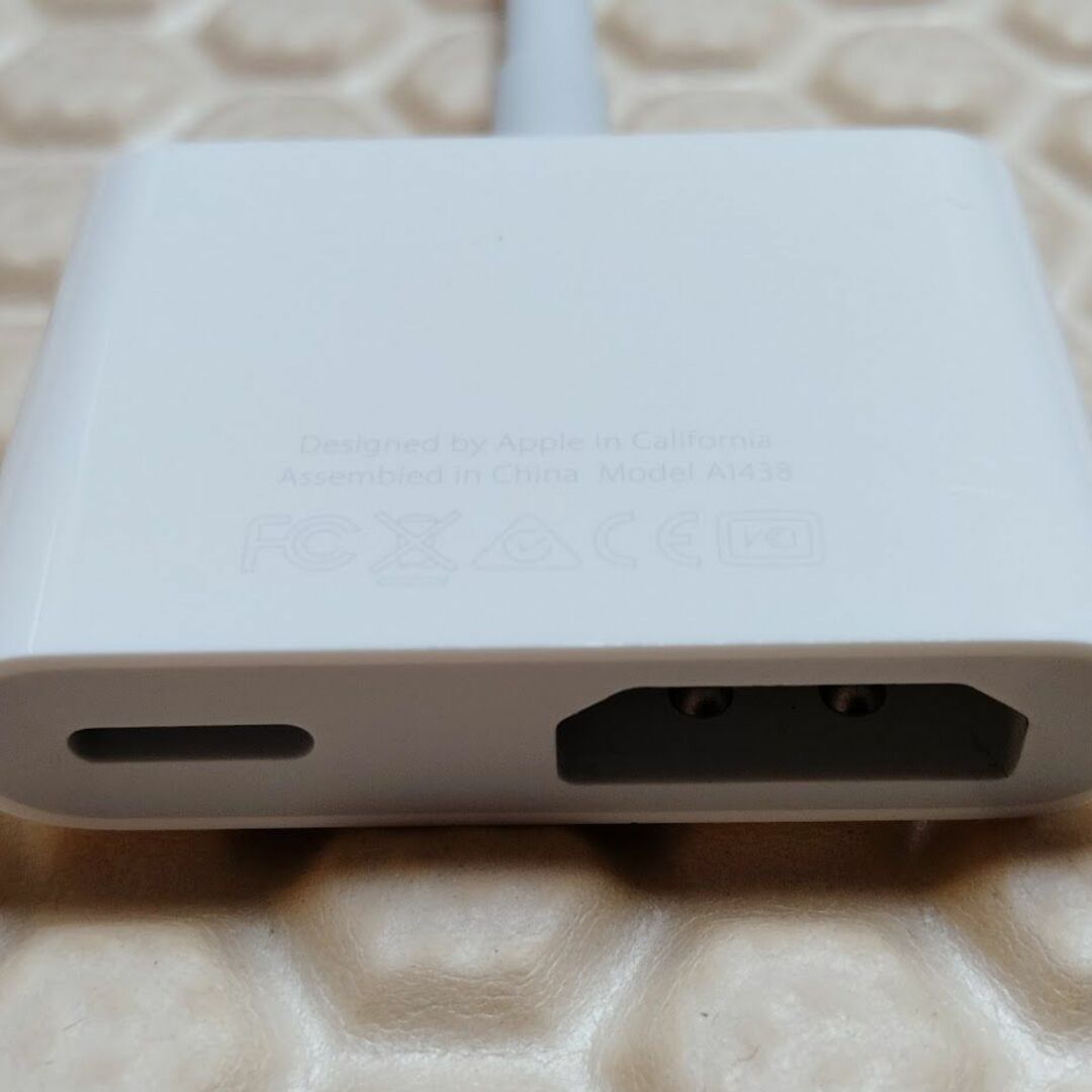 Apple(アップル)の純正品 アップル Apple アダプタ HDMI ケーブル MD826AM/A スマホ/家電/カメラのテレビ/映像機器(映像用ケーブル)の商品写真