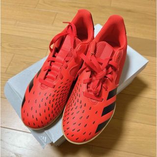 アディダス(adidas)の新品　adidas 室内シューズ　サッカー　フットサル　トレーニングシューズ(スニーカー)