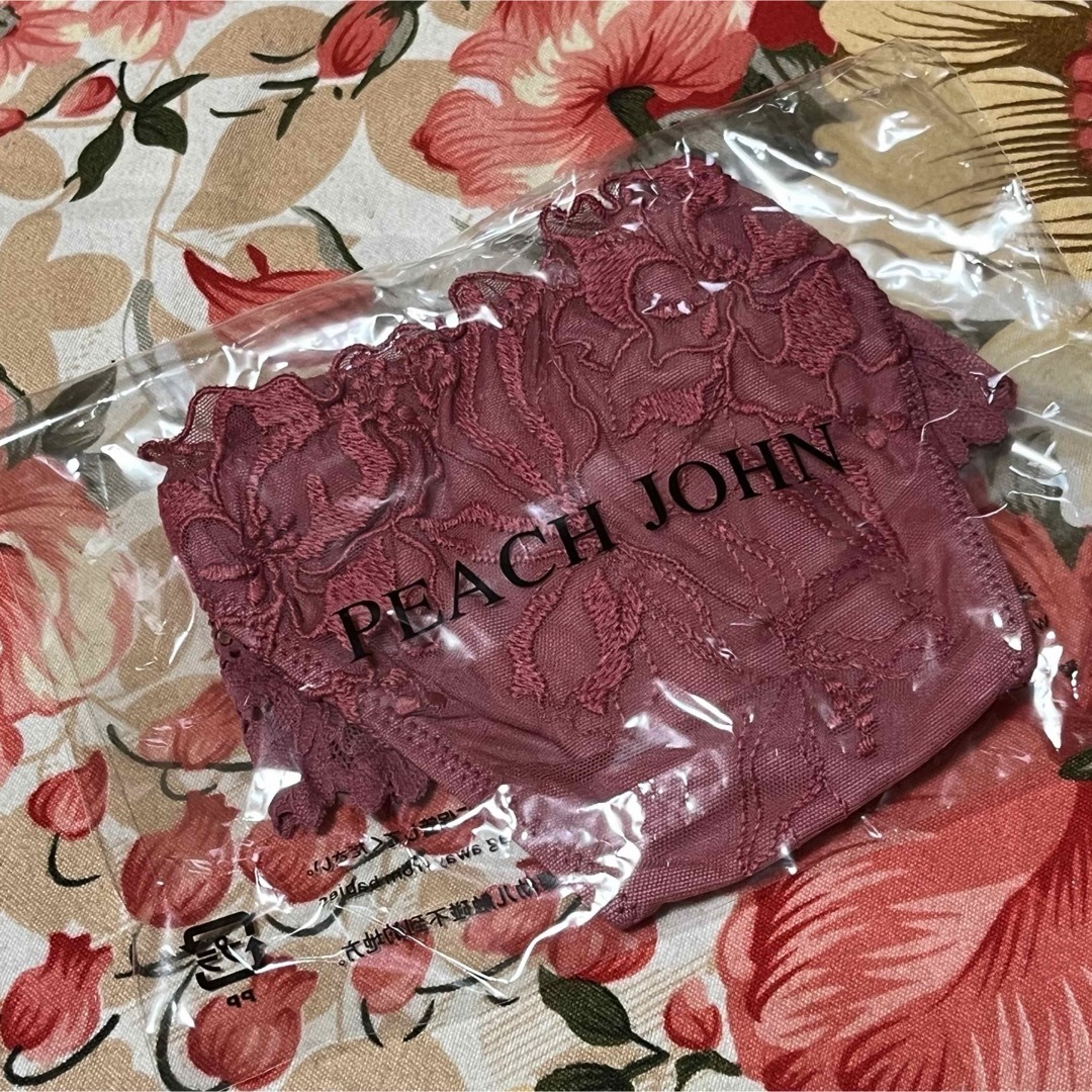 PEACH JOHN(ピーチジョン)の★PEACH JOHN★アンティークレッドTバックショーツ★パンツ下着★フラワー レディースの下着/アンダーウェア(ショーツ)の商品写真