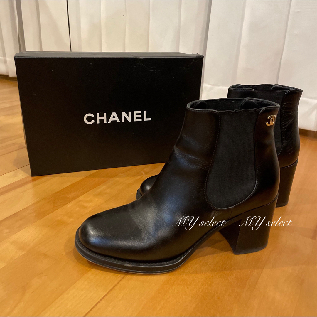 CHANEL(シャネル)の美品　シャネル　ショートブーツ　オシャレ　22.5cm レディースの靴/シューズ(ブーツ)の商品写真