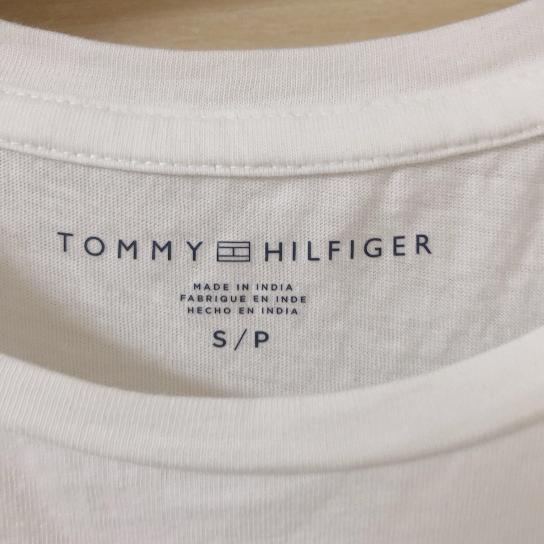 TOMMY HILFIGER(トミーヒルフィガー)の美品　トミーヒルフィガー　Tシャツ　レディースS レディースのトップス(Tシャツ(半袖/袖なし))の商品写真